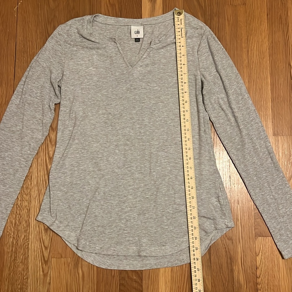 Cabi gray Long Sleeve Tee Top Sleeve Vneck size‎ small - Picture 6 of 13